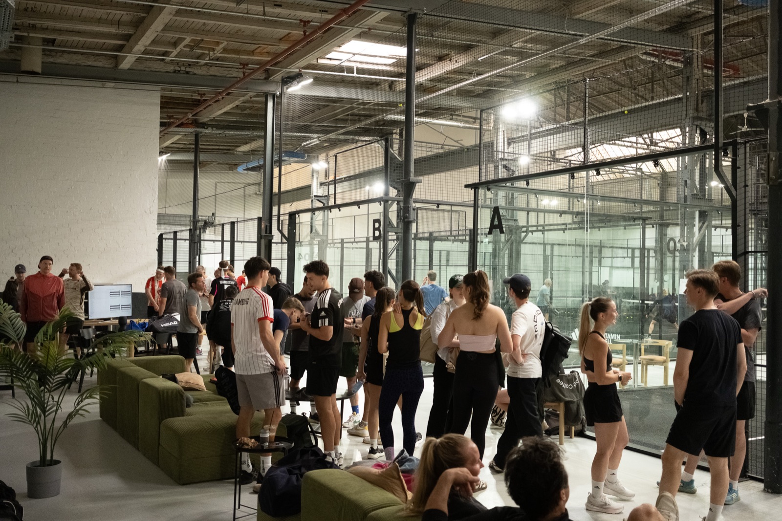 Volle Halle beim United Padel Event